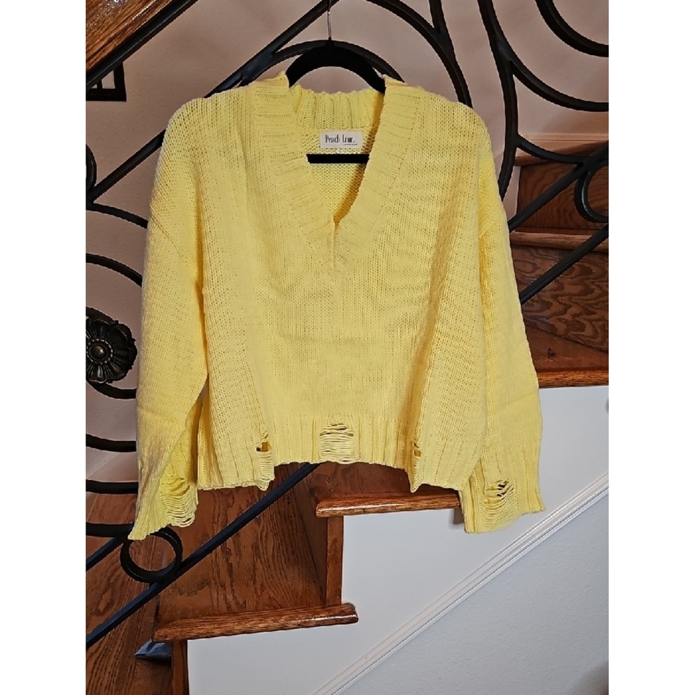 Peach Love California Yellow Distressed V-Neck Knit Sweater IKT62505-01 Small
